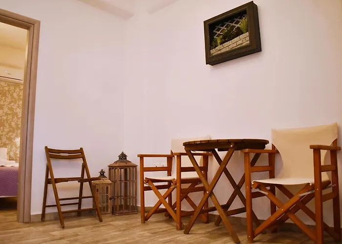 شقة Tzamaros Mérichas